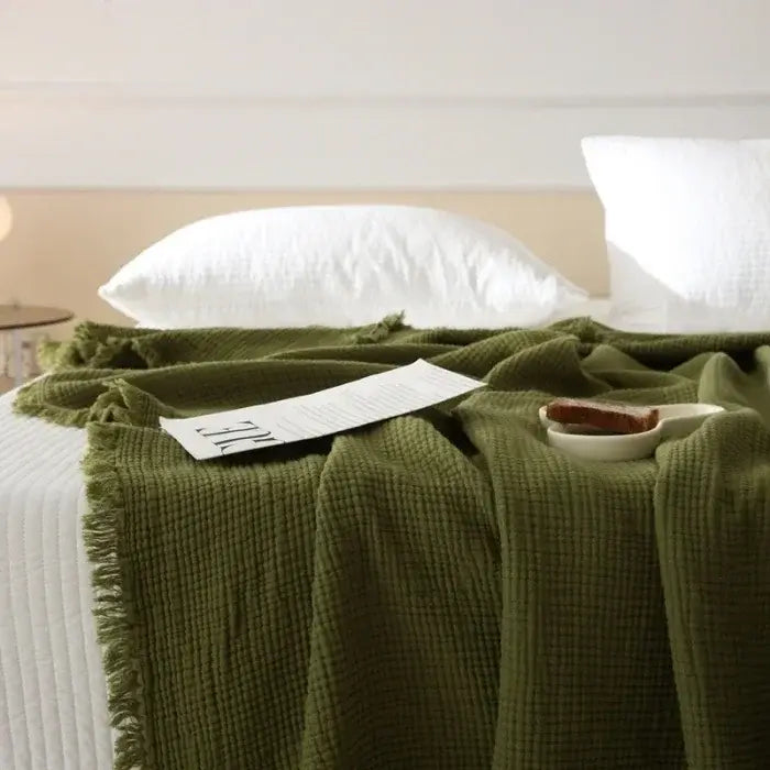 Breathable B&B style four-layer cotton blanket, retro look