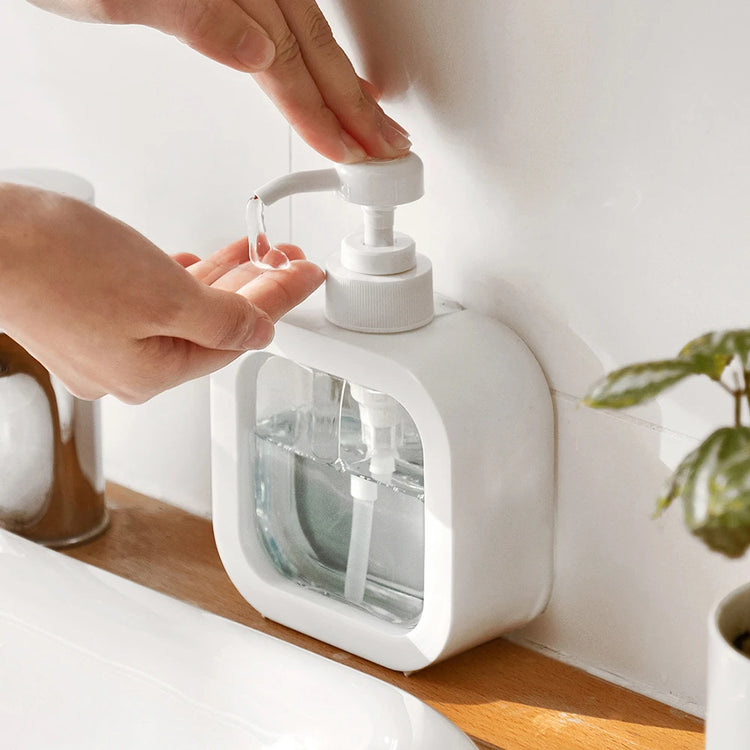 Large-capacity liquid soap dispenser suitable for travel, kitchen, and bathroom storage