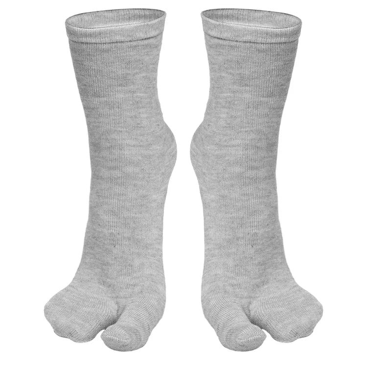 Fashionable summer tabi socks for men and women