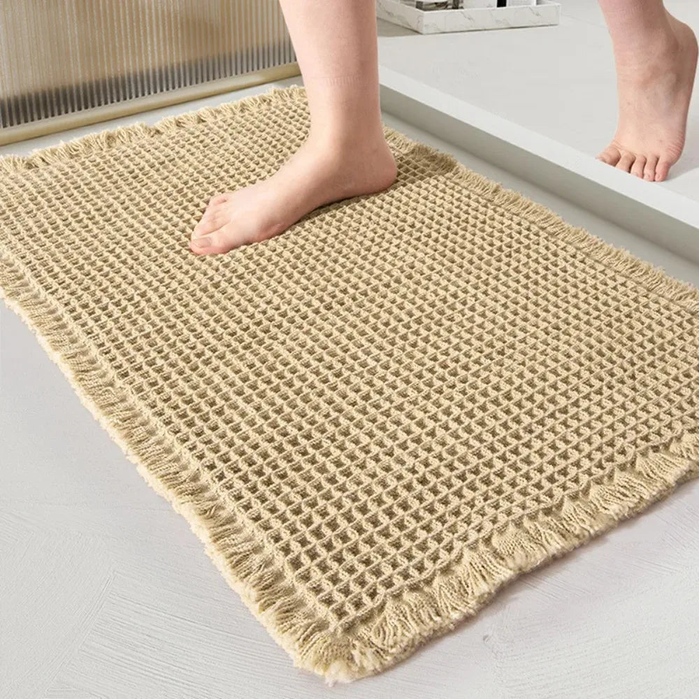 Machine-washable bath mat for toilet and wash basin