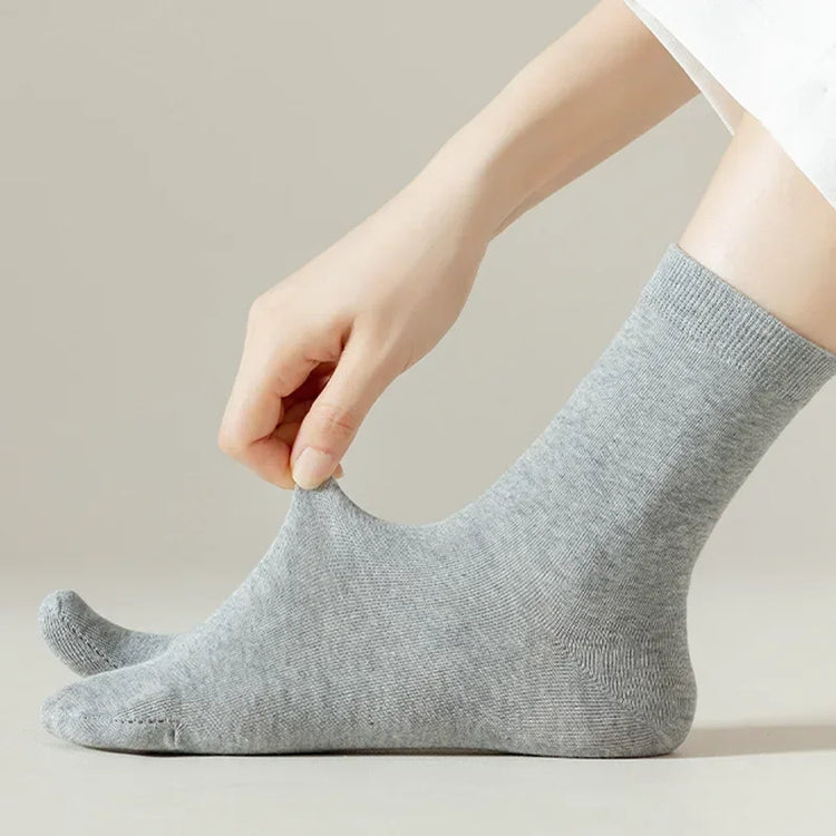 Fashionable summer tabi socks for men and women