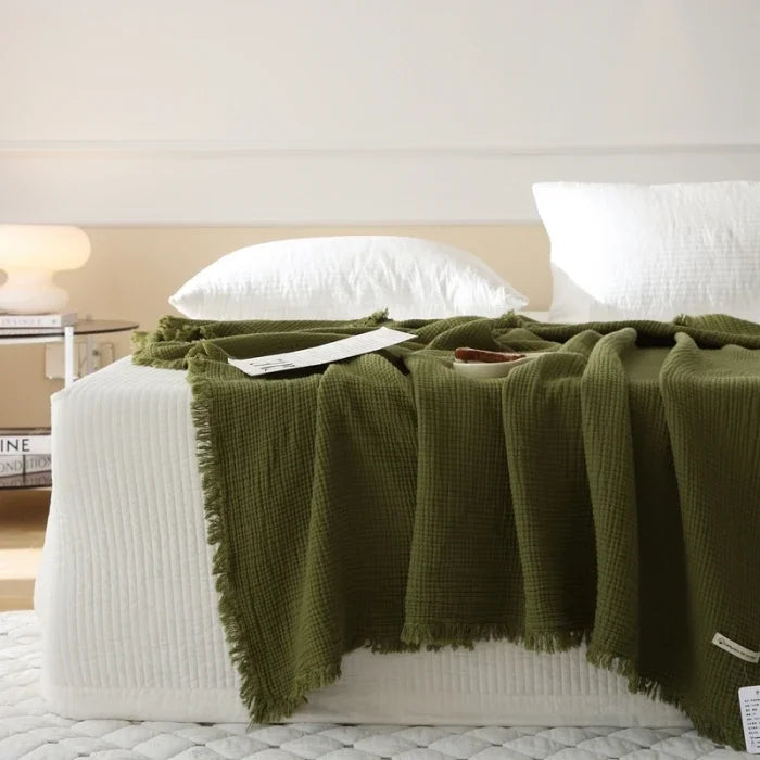 Breathable B&B style four-layer cotton blanket, retro look
