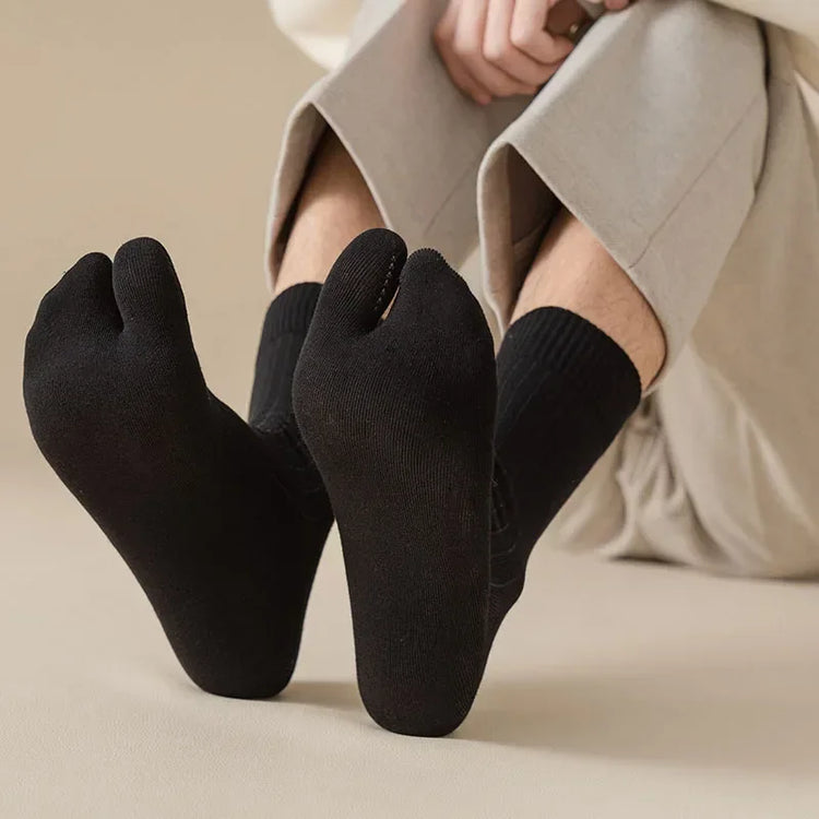 Fashionable summer tabi socks for men and women