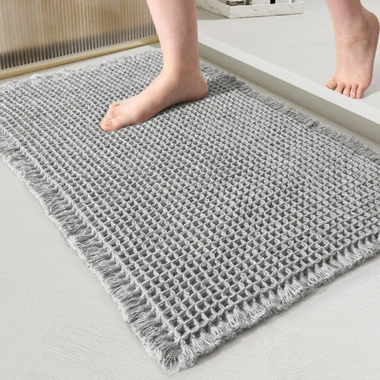 Machine-washable bath mat for toilet and wash basin