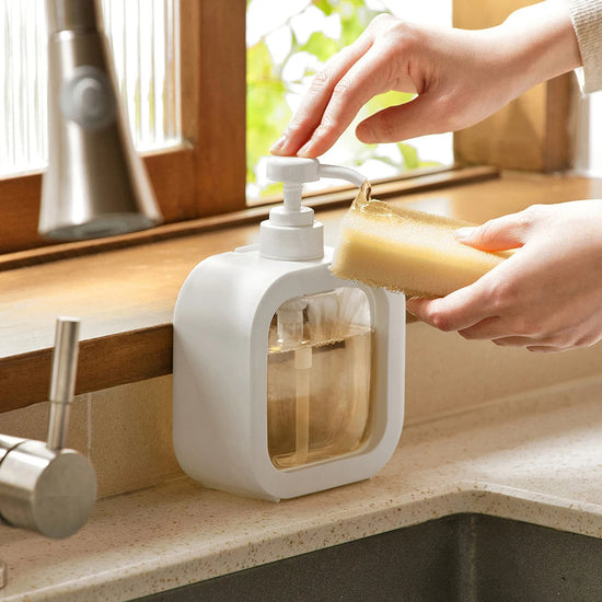 Large-capacity liquid soap dispenser suitable for travel, kitchen, and bathroom storage