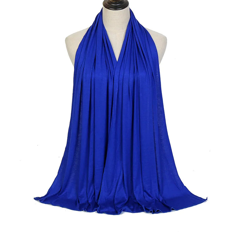 Long Muslim shawl made of modal cotton jersey fabric, wrapped elegantly around the head and ne