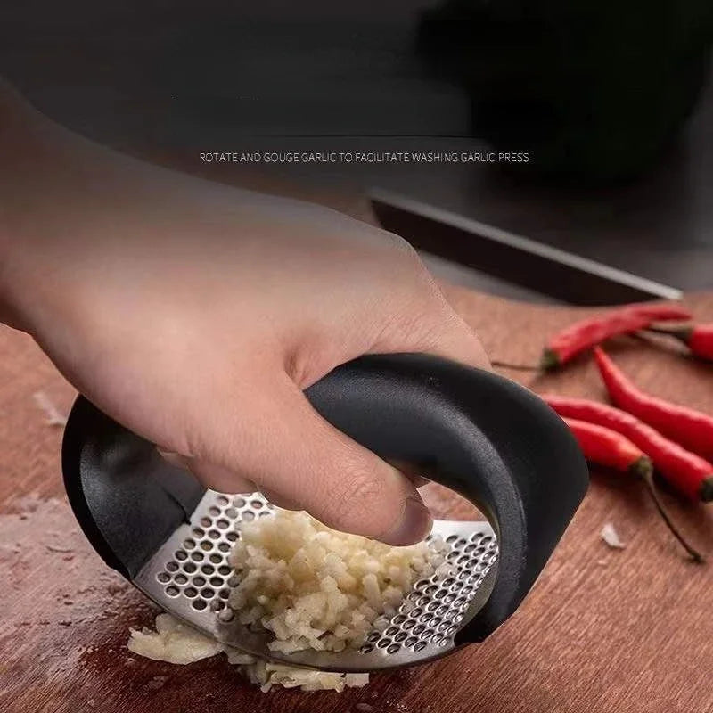 Manual garlic mincer designed for efficient garlic chopping