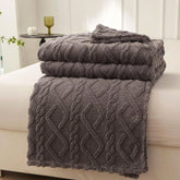 Single-layer coral fleece blanket, lightweight and soft for naps