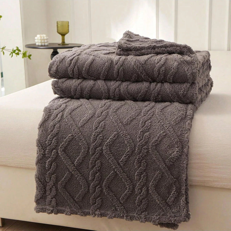 Single-layer coral fleece blanket, lightweight and soft for naps