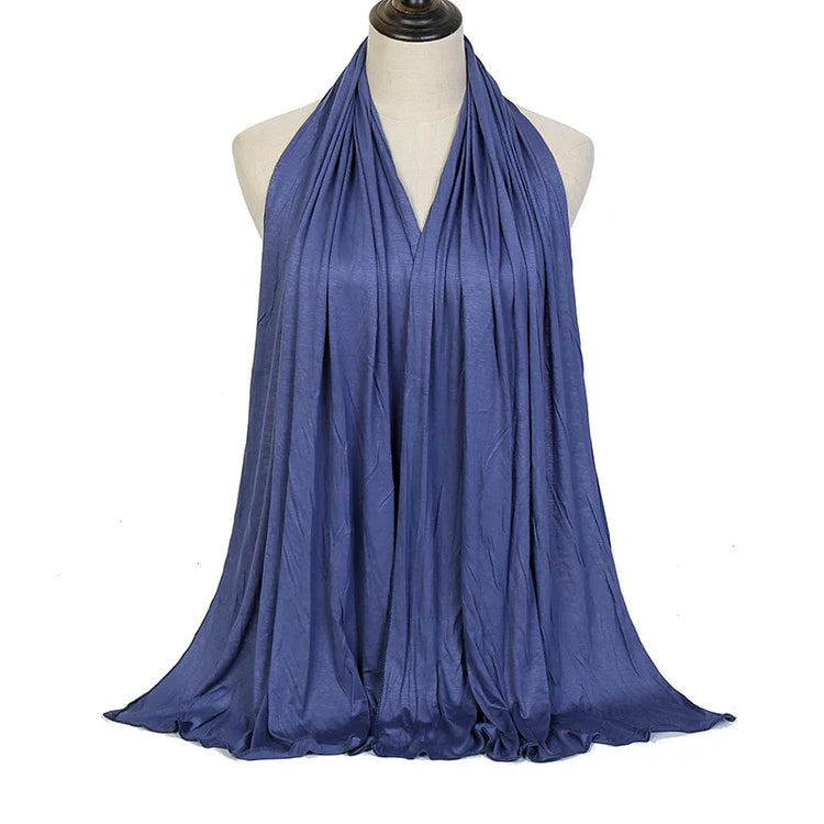 Long Muslim shawl made of modal cotton jersey fabric, wrapped elegantly around the head and ne