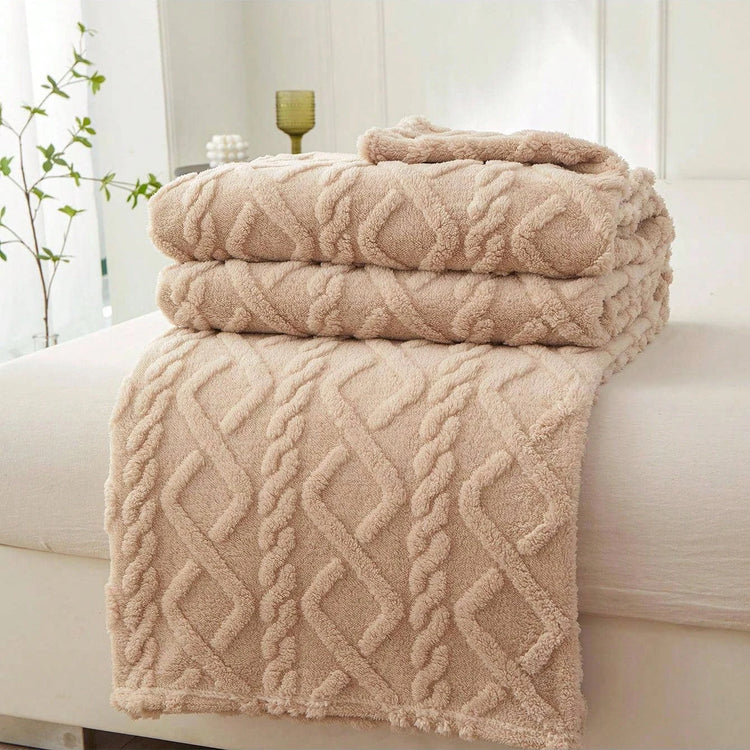 Single-layer coral fleece blanket, lightweight and soft for naps